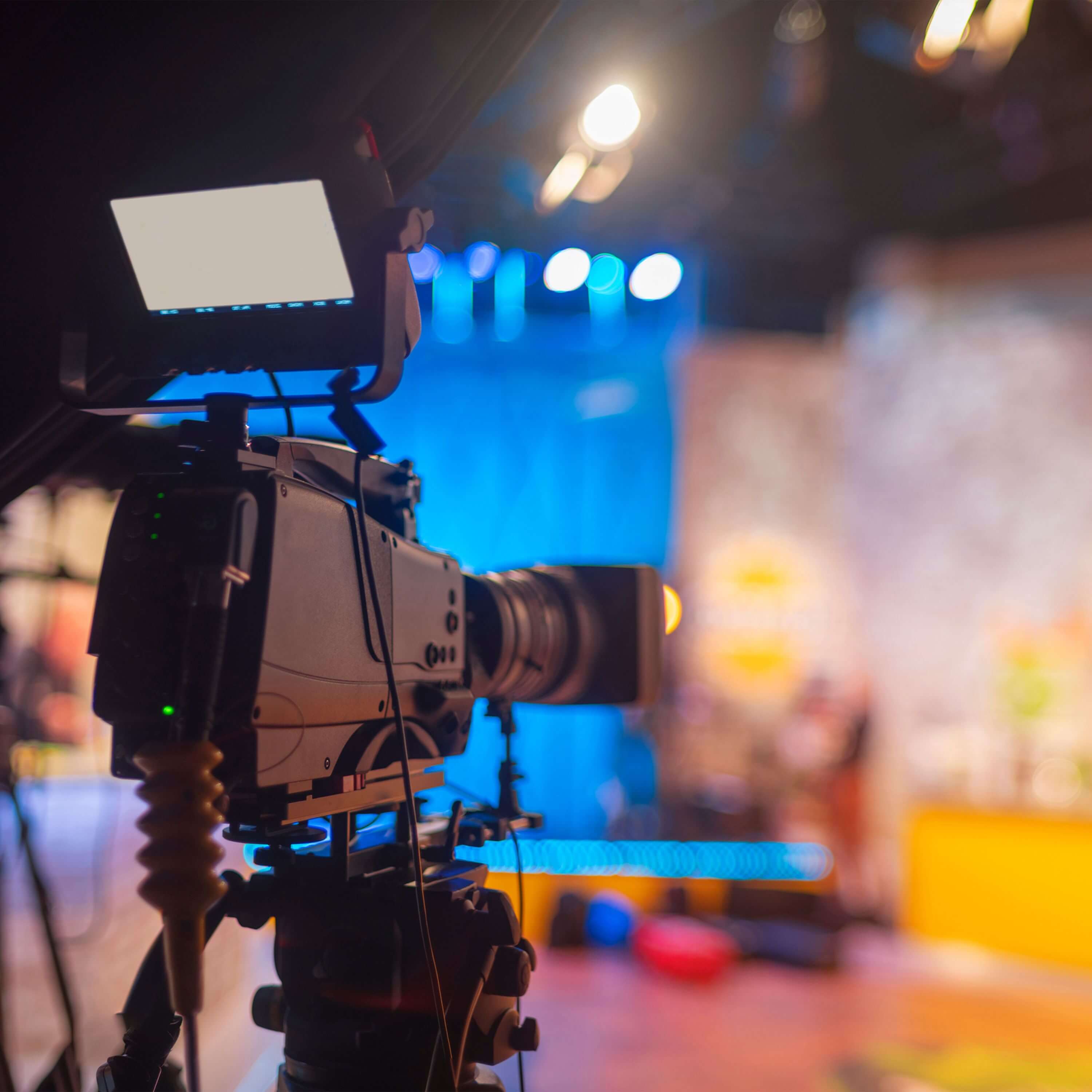 Art in productions: how my canvas prints fit on stage and screen